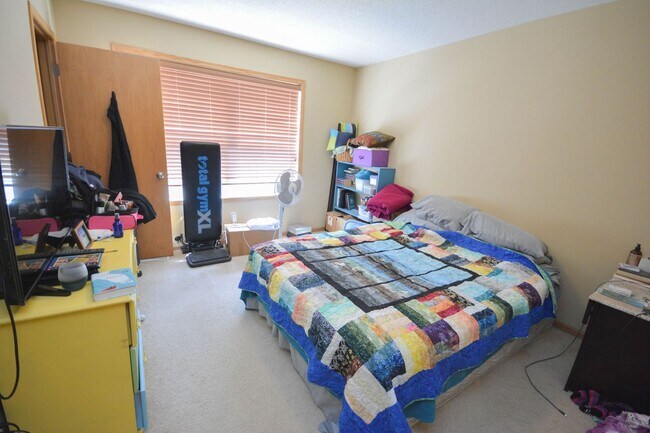 Foto del edificio - 2br townhouse near many shopping & dining ...