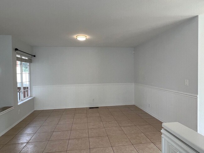 Building Photo - Southwest Home Available to Lease