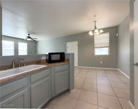 Building Photo - 50 Aura de Blanco St