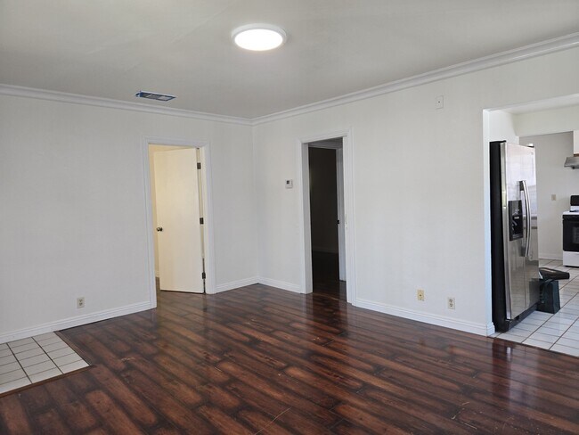 Foto del edificio - 2815 Montezuma Ave
