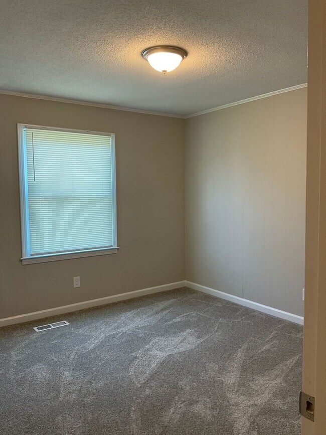 Foto del edificio - Available Now!! Beautiful 3 Bedroom