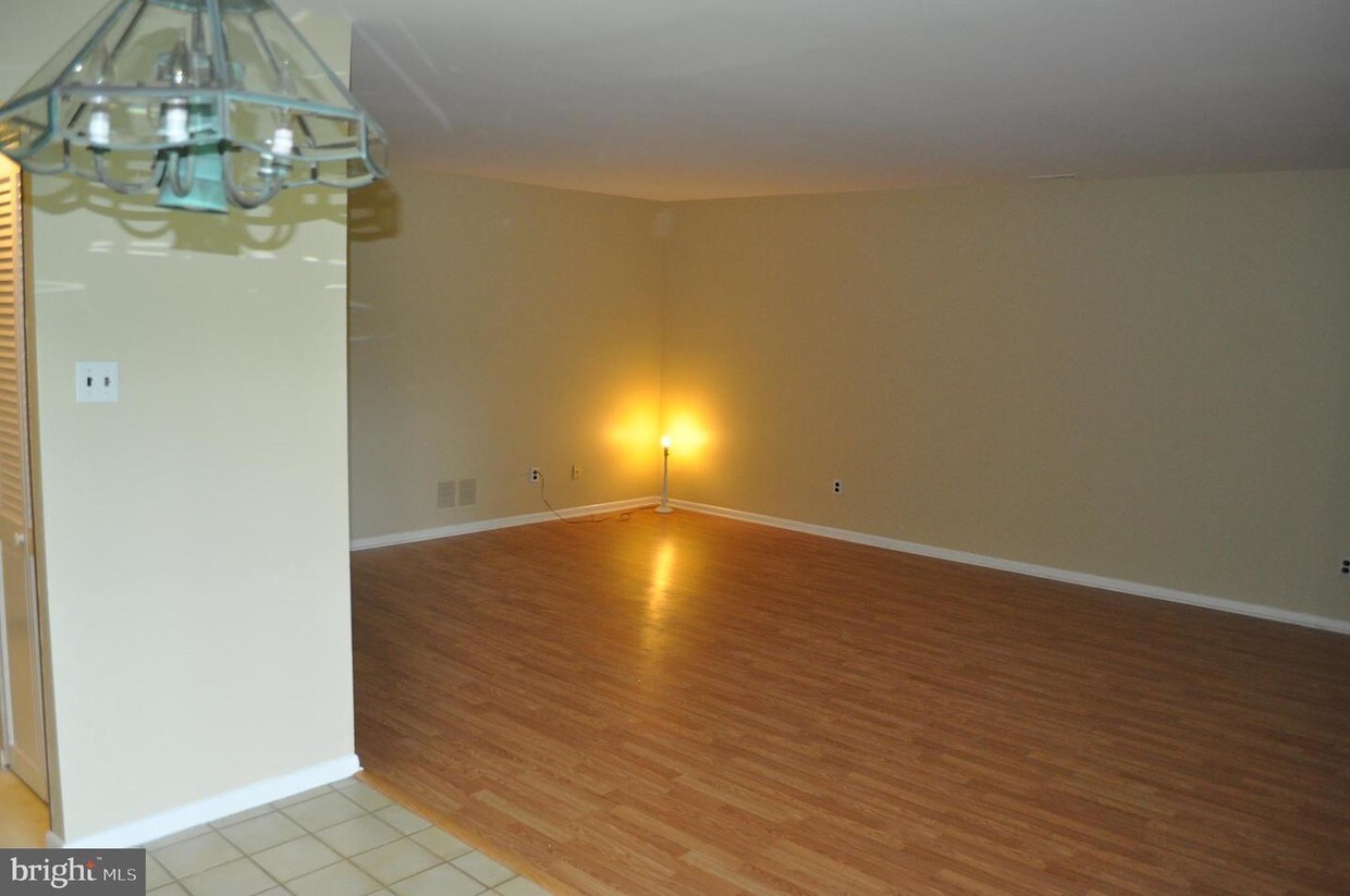 Building Photo - 4800 W Brigantine Ct