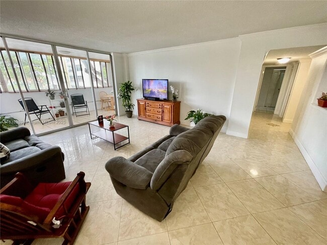 Building Photo - 6861 SW 147th Ave