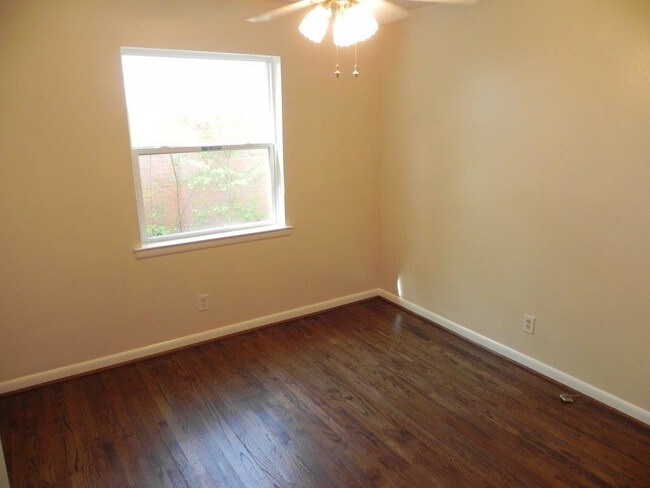 Foto del edificio - 121 Redbud Trail