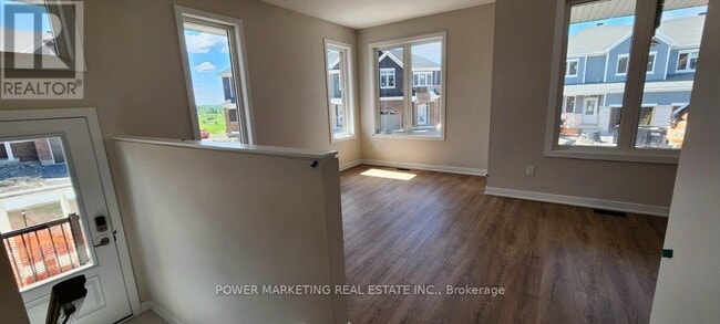 Photo du bâtiment - 139 Beebalm Cres