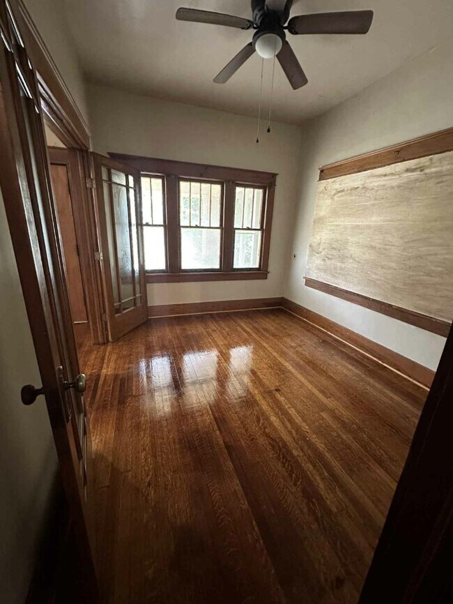 Foto del edificio - 815 Cedar St