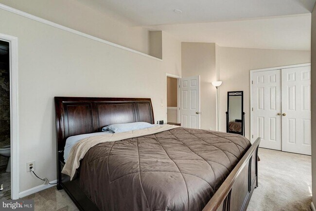 Foto del edificio - 16934 Monmouth Ct