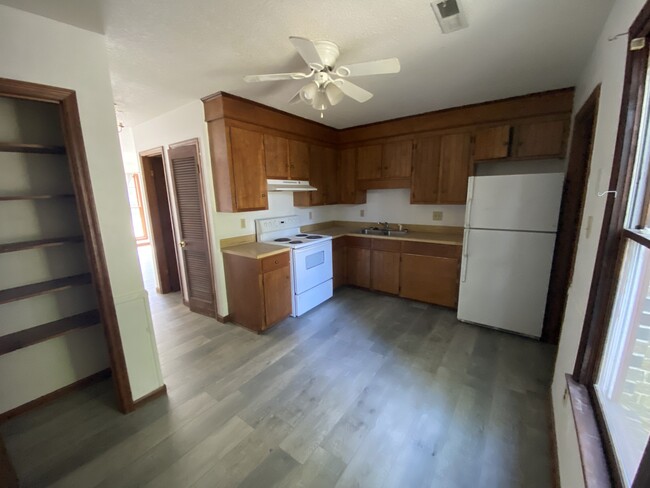 Spacious Kitchen - 114 Colonial Ct