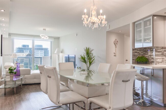 Foto del edificio - 6039 Collins Ave