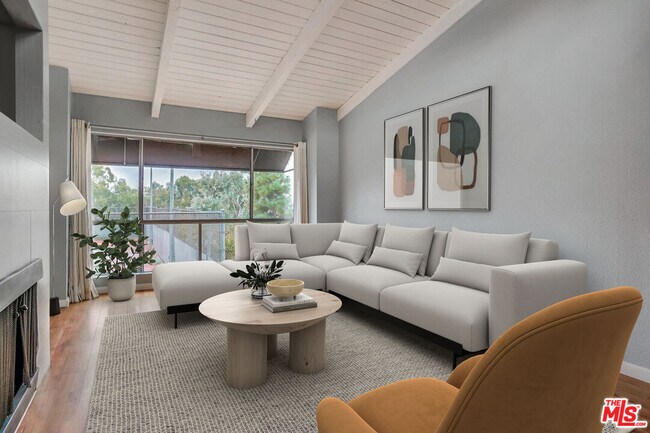 Foto del edificio - 4900 Overland Ave