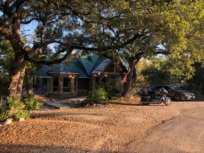 Building Photo - 3345 Tanglewood Trail