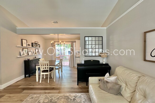 Foto del edificio - MARY ESTHER 3/2 AVAILABLE END OF JUNE!