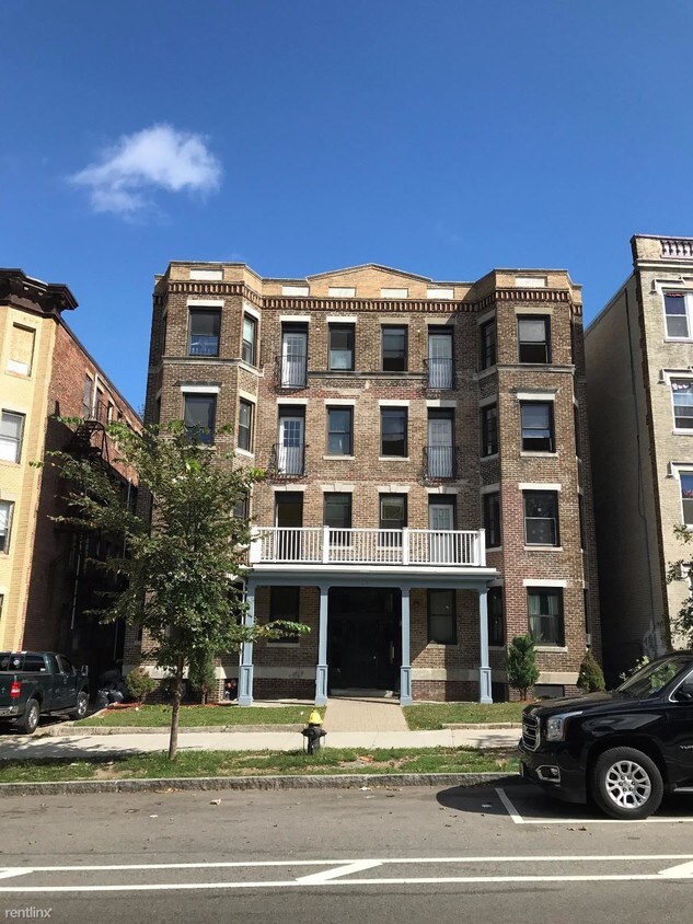Building Photo - 24 Seaver St