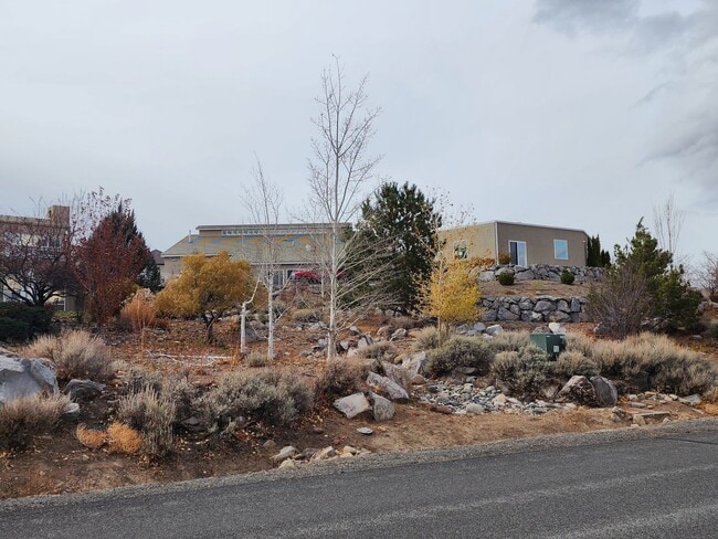 Foto del edificio - Multi-level Mosaic Mansion in Southwest, Reno