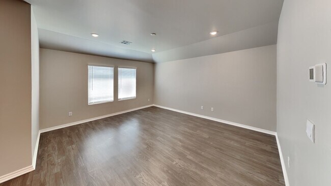 Foto del edificio - 3 Bedroom 2 Bath Home in Yukon Schools with a Storm Shelter