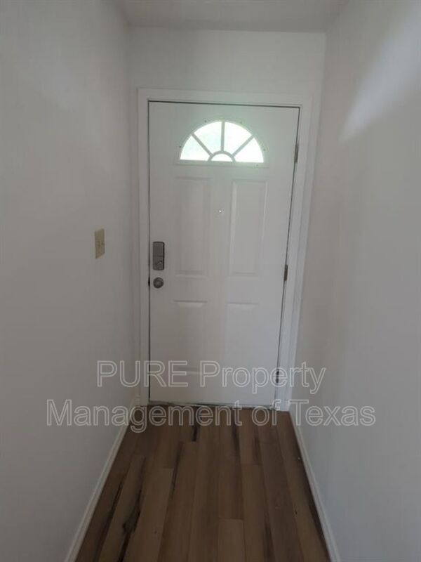 Foto del edificio - 5204 Peppertree Pkwy