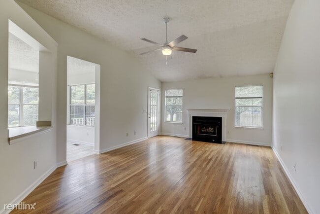 Building Photo - 4 br, 2 bath House - 1101 Pebble Creek Ct E