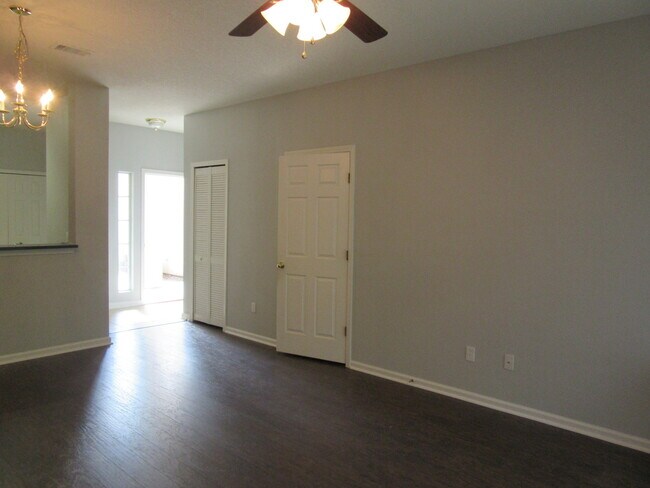 Foto del edificio - Nice 2B/2.5 B condo for rent in Aberdeen i...