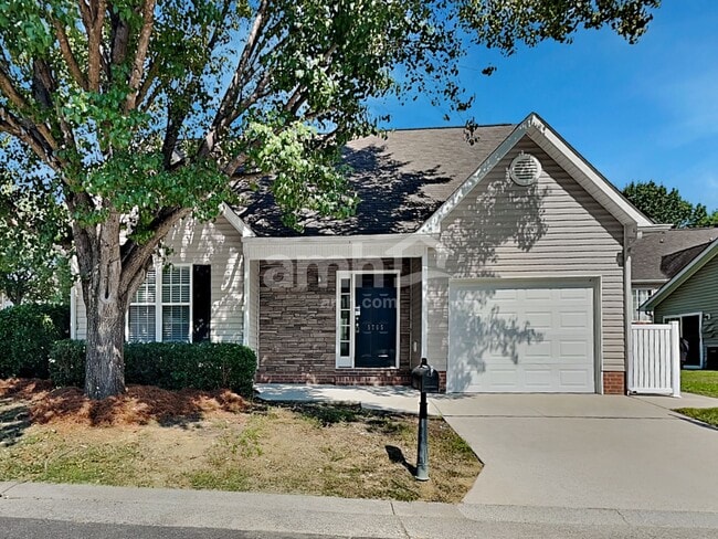Building Photo - 5765 Regent Village Dr
