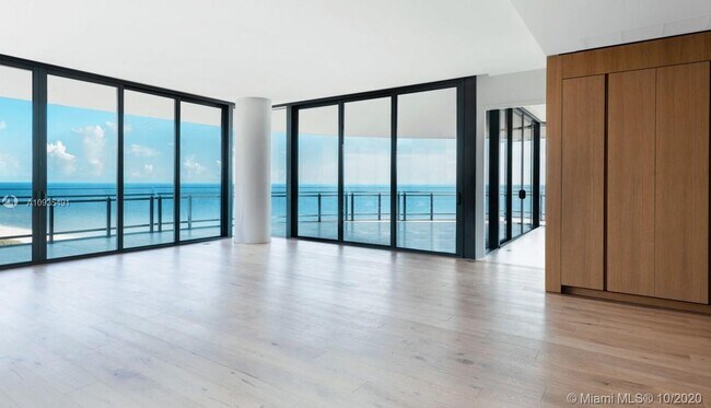 Building Photo - 8701 Collins Ave