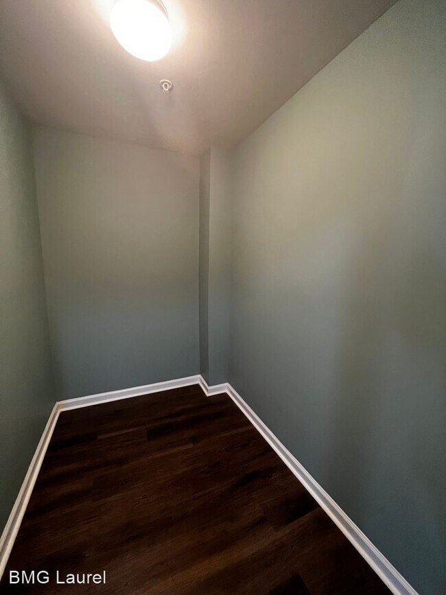 Building Photo - 4 br, 3.5 bath House - 8206 Miner St