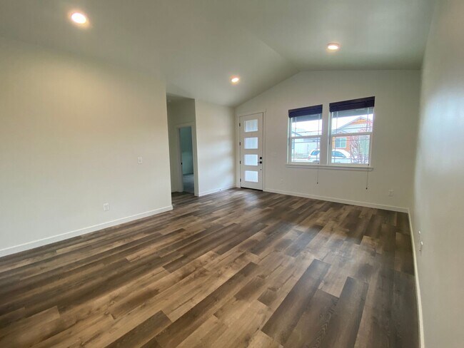 Foto del edificio - 2513 N Benjamin Ln
