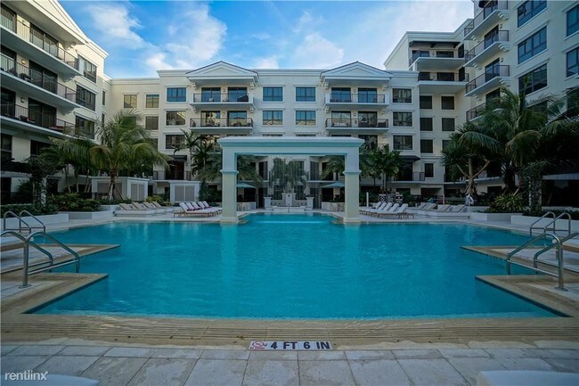 Foto del edificio - 8050 SW 72nd Ave