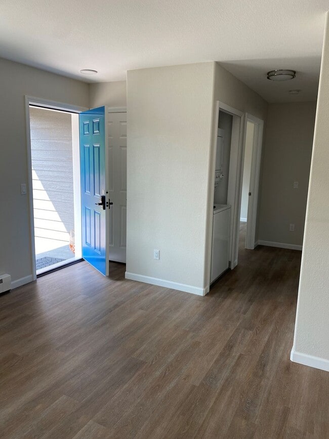 Building Photo - 1701 B Aliak Dr