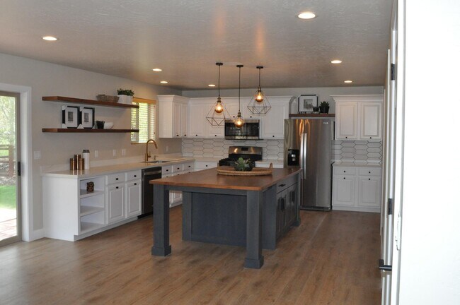 Building Photo - 5828 Sagebrook Dr