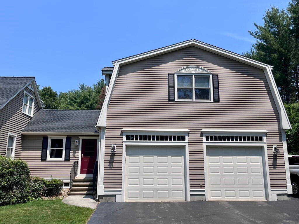 139 Village Rd Unit B, Groton, MA 01450 Room for Rent in Groton