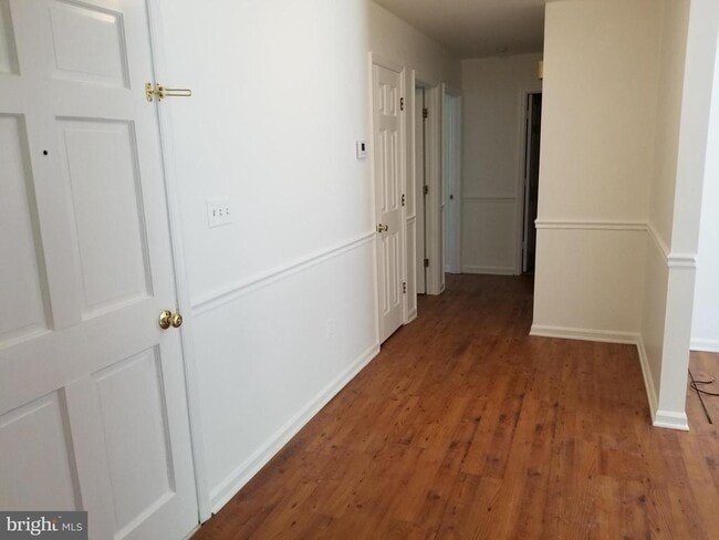 Foto del edificio - 241 N Randolph Rd