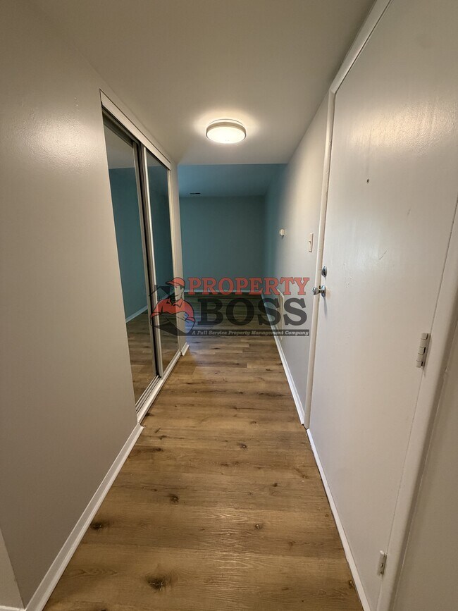 Foto del edificio - 7322 Noble St