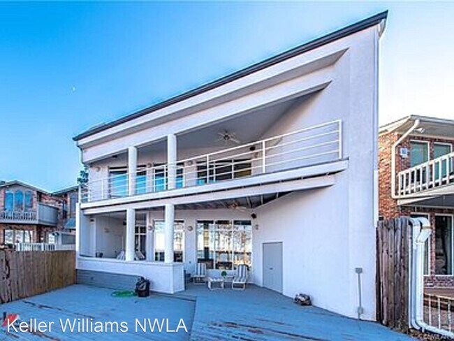 Foto del edificio - 3 br, 2.5 bath House - 5721 Lakefront Dr