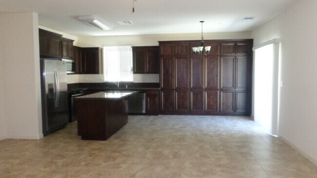 Foto del edificio - 5536 Summer Land Dr