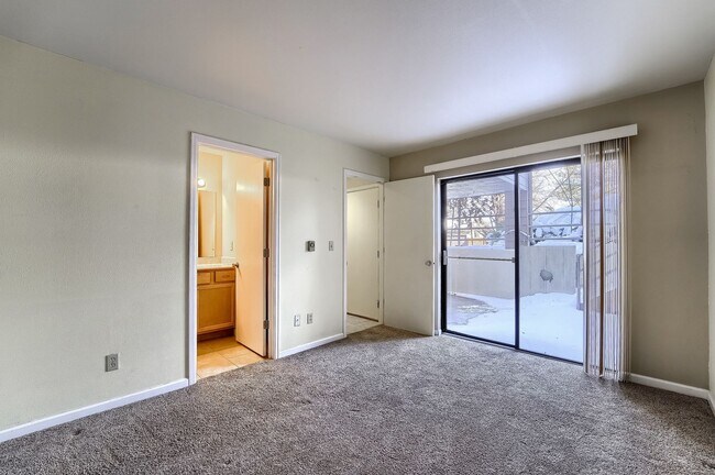 Building Photo - 1 Bed 1 Bath Unit Available August 2025