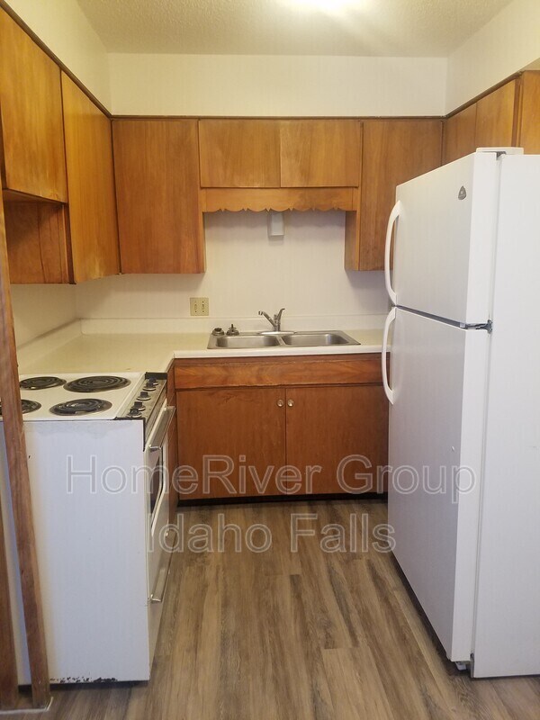 Building Photo - 225 Poplar St