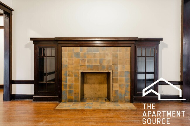 Foto del edificio - 2426 N Sawyer Ave