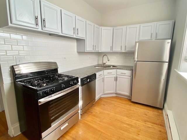 Foto del edificio - 3917 N Southport Ave