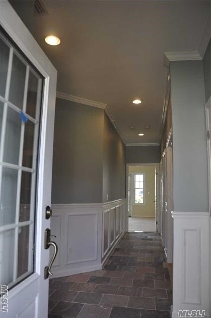Building Photo - 57 S Ocean Ave