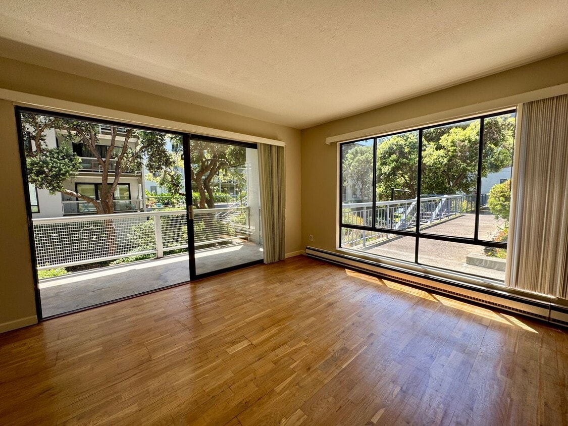 Primary Photo - Expansive Corner Unit at Watergate with a ...