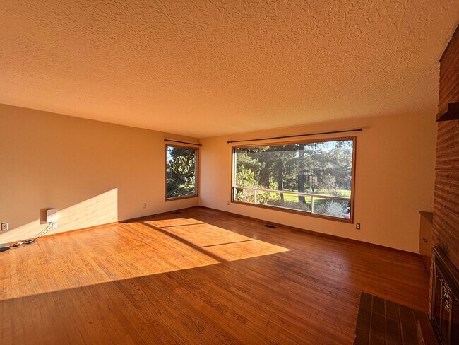 Foto del edificio - Large Lot With Tons of Privacy