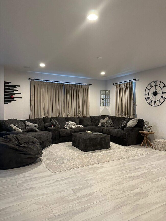 Foto del edificio - 3893 N Flat Rock St