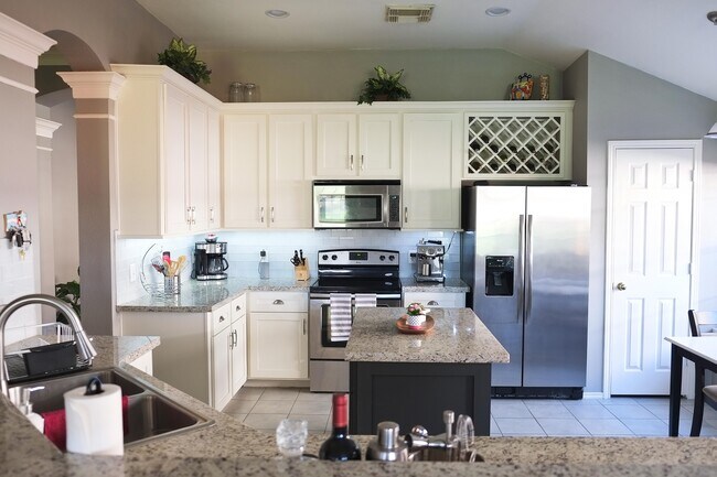 Foto del edificio - 4622 Forest Home Dr