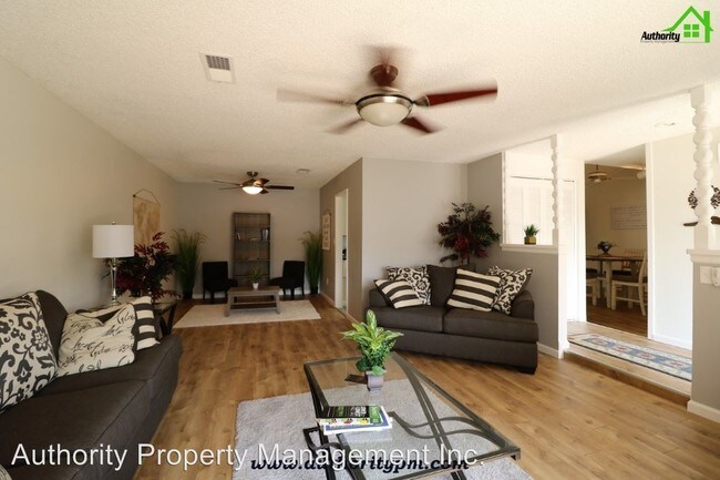 Foto del edificio - 4 br, 2 bath House - 3505 Panorama Dr.