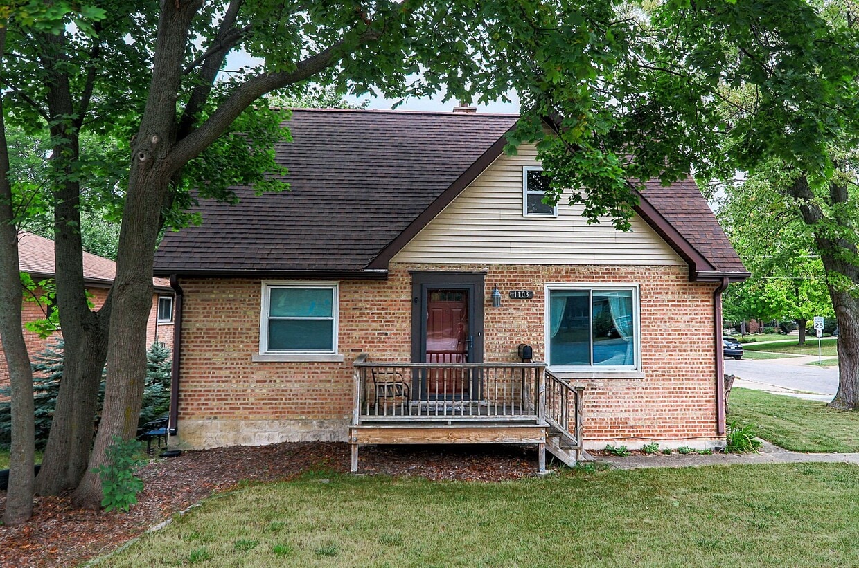 1103 W Roosevelt Rd, Wheaton, IL 60187 House Rental in Wheaton, IL