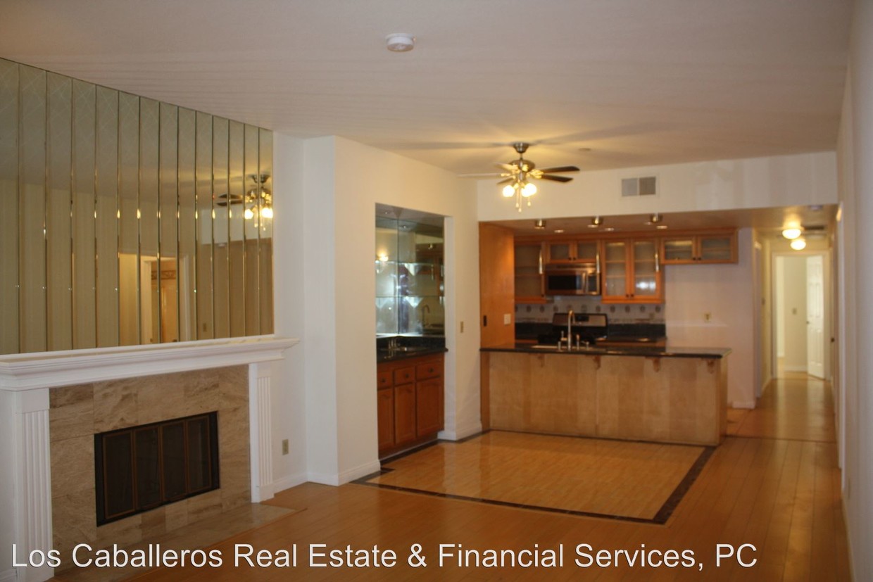 Foto principal - 11620 Warner Ave