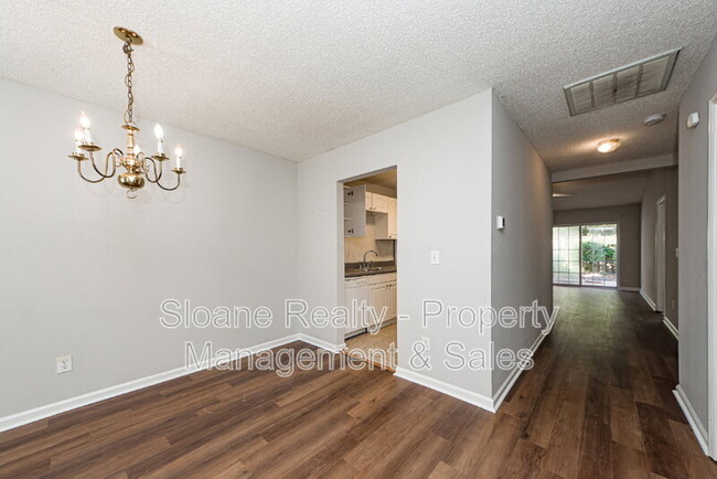 Building Photo - 1345 Pinnacle Ln