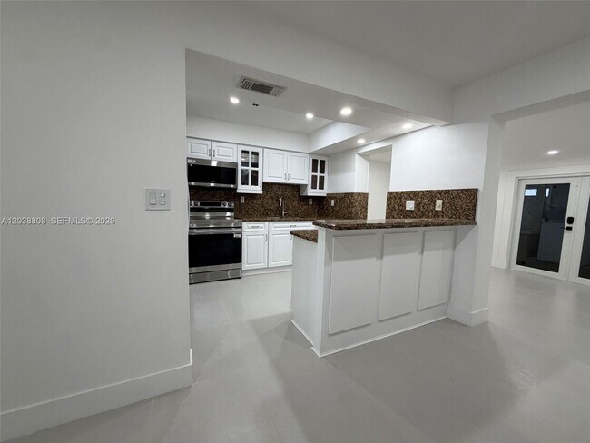 Foto del edificio - 501 NW 25th Ct