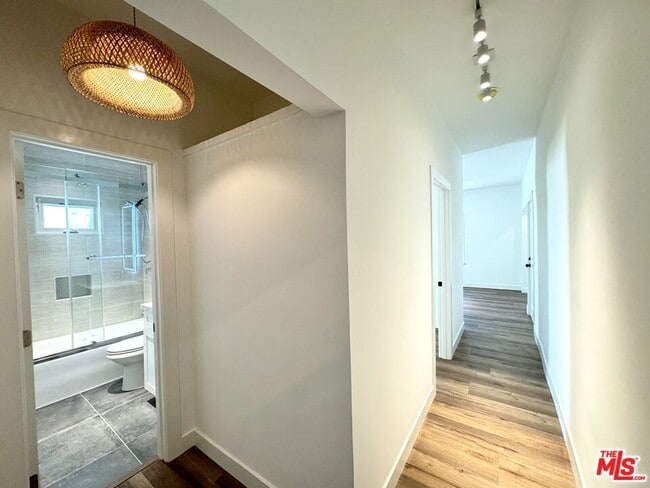 Building Photo - 151 N Swall Dr