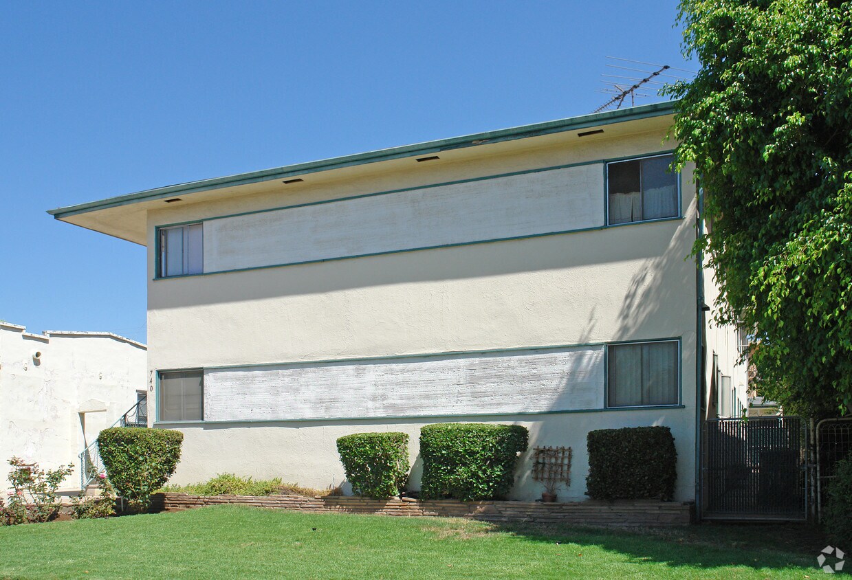 Foto del edificio - 740 N Edinburgh Ave